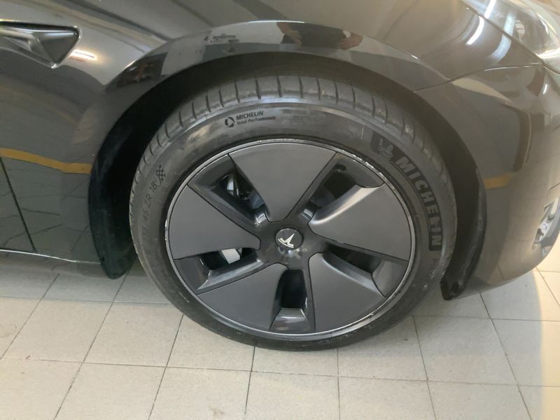 Tesla Model 3 Standard Range 2023 – снимка 11