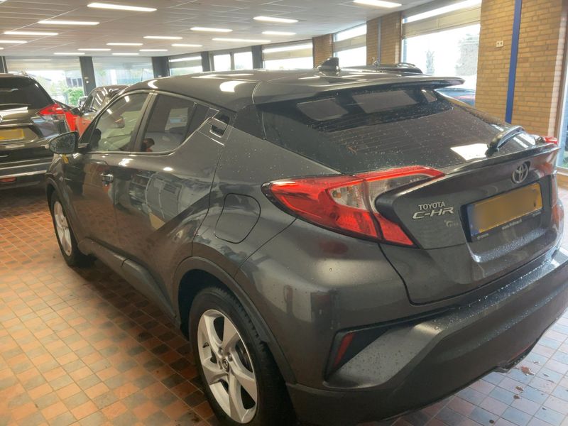 Toyota C-HR 1.8 Hybrid Flow 2017 – снимка 6