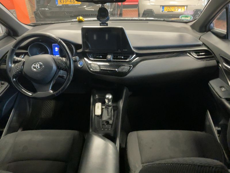 Toyota C-HR 1.8 Hybrid Flow 2017 – снимка 17