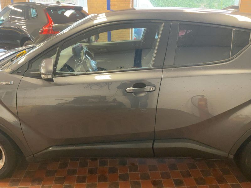Toyota C-HR 1.8 Hybrid Flow 2017 – снимка 4