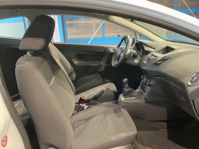 Ford Fiesta 1.25 Trend 2015 – снимка 17
