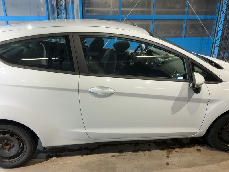 Ford Fiesta 1.25 Trend 2015 – снимка 10