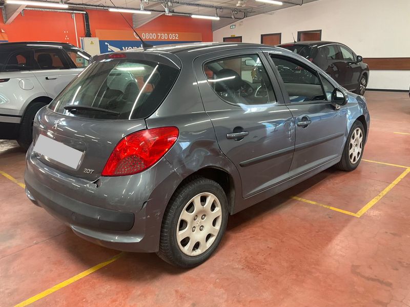 Peugeot 207 1.4 HDi Premium 2008 – снимка 2