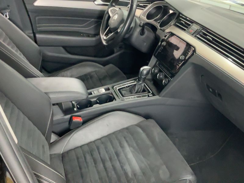 Volkswagen Passat 2.0 TDI Elegance 2019 – снимка 16