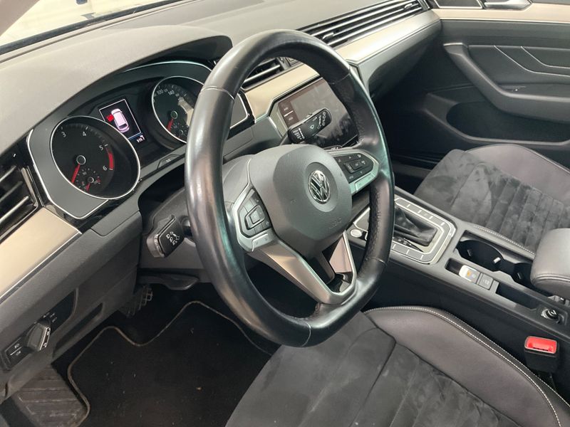 Volkswagen Passat 2.0 TDI Elegance 2019 – снимка 24