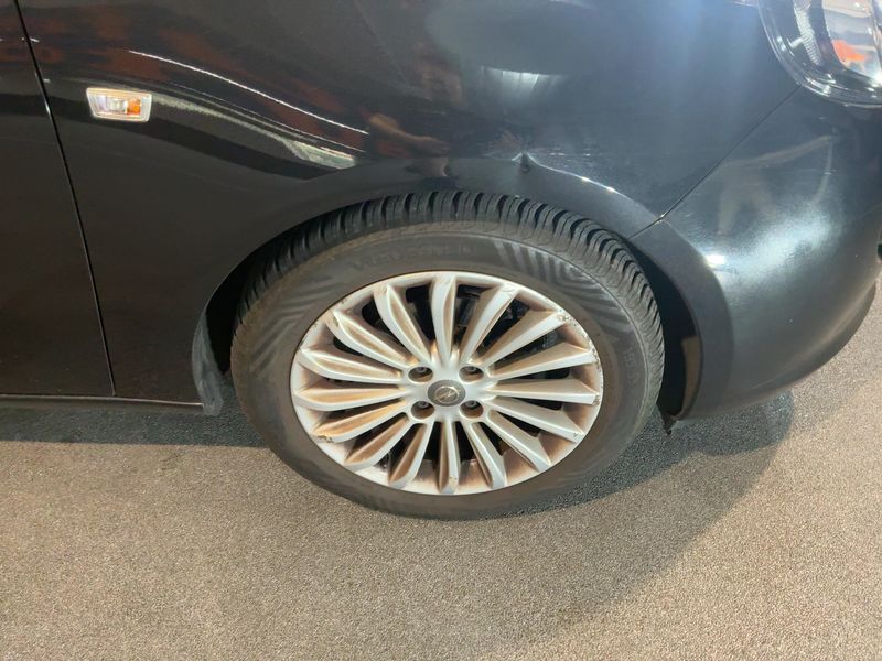 Opel Adam 1.4 Glam 2014 – снимка 11