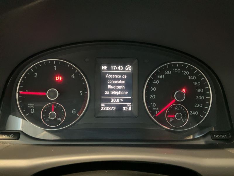 Volkswagen Touran 2.0 TDI Cup BlueMotion Tech 2014 – снимка 18