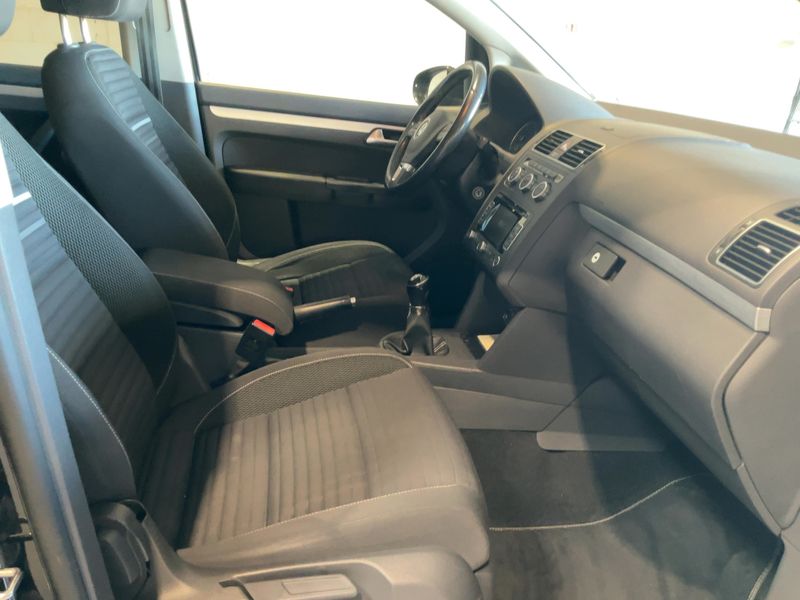 Volkswagen Touran 2.0 TDI Cup BlueMotion Tech 2014 – снимка 16