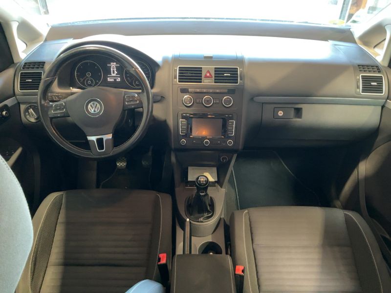 Volkswagen Touran 2.0 TDI Cup BlueMotion Tech 2014 – снимка 17