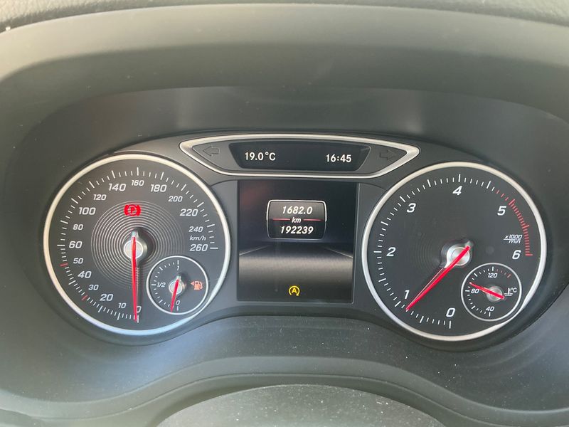 Mercedes-Benz B-Klasse B 180 CDI Urban 2015 – снимка 18