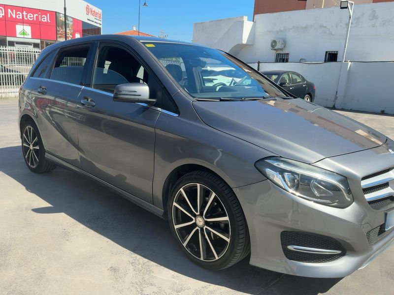 Mercedes-Benz B-Klasse B 180 CDI Urban 2015 – снимка 12