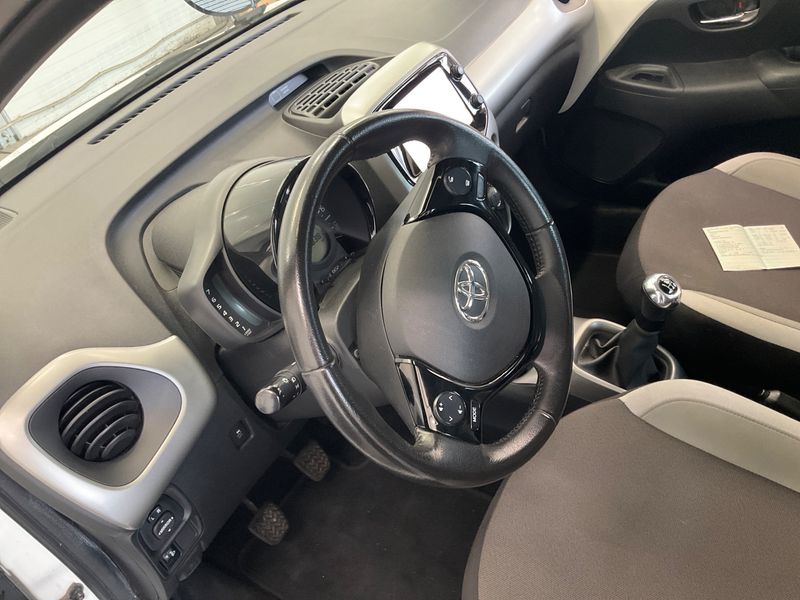 Toyota Aygo 1.0 X-Play Team D 2018 – снимка 43