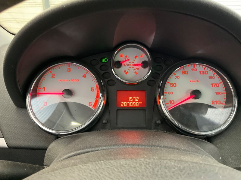 Peugeot 207 1.6 HDi Premium 2009 – снимка 4