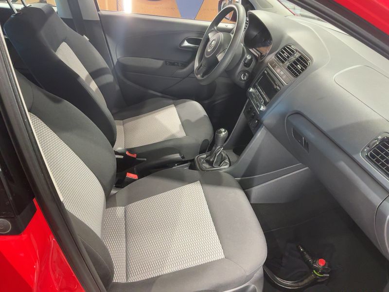 Volkswagen Polo 1.6 TDI Trendline BlueMotion Tech 2013 – снимка 17