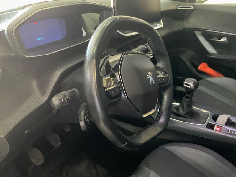 Peugeot 2008 1.2 PureTech Allure 2020 – снимка 23