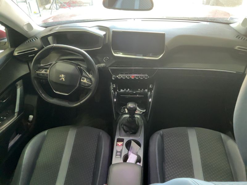 Peugeot 2008 1.2 PureTech Allure 2020 – снимка 17
