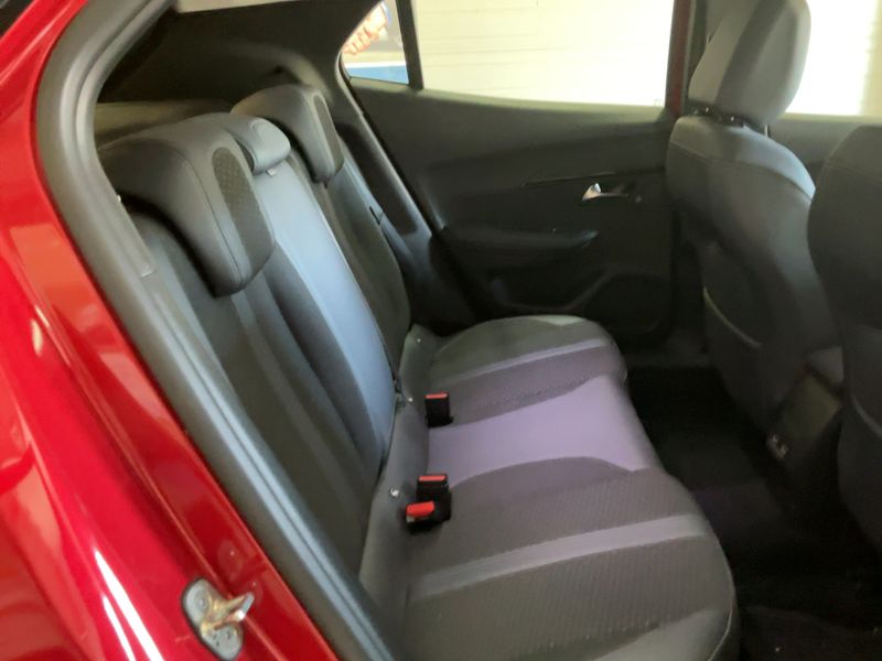 Peugeot 2008 1.2 PureTech Allure 2020 – снимка 19
