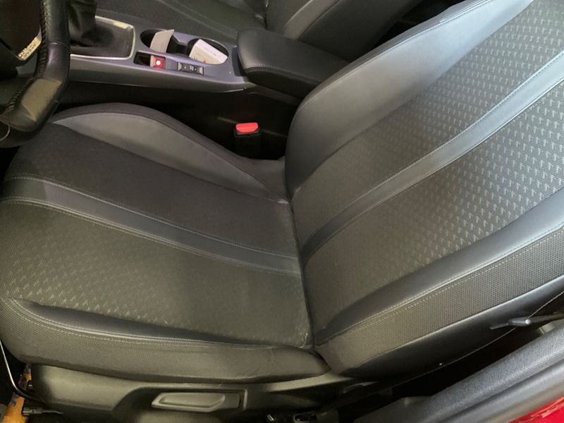 Peugeot 2008 1.2 PureTech Allure 2020 – снимка 24