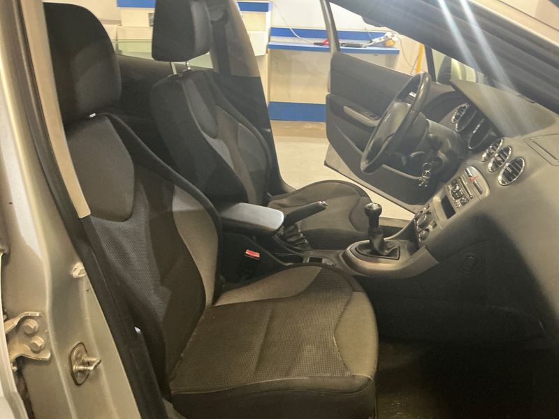 Peugeot 308 1.6 HDi Premium 2010 – снимка 3
