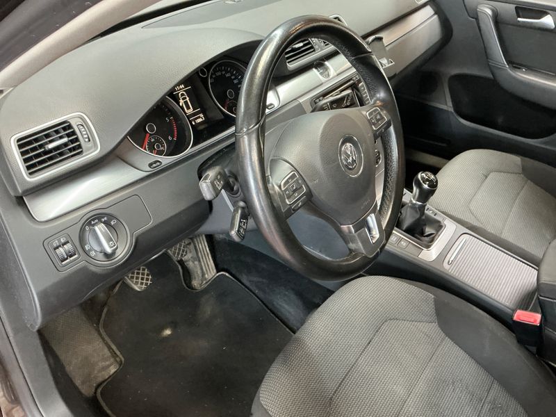 Volkswagen Passat 2.0 TDI Comfortline BlueMotion Tech 2014 – снимка 31