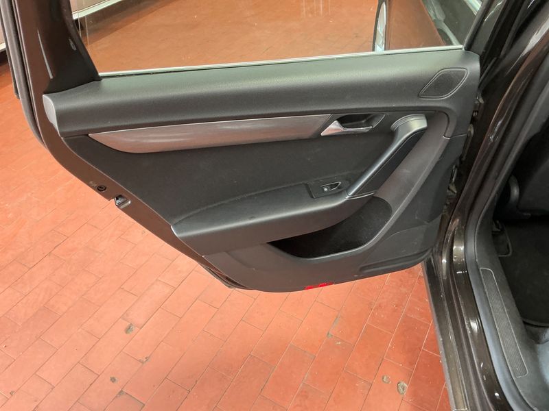 Volkswagen Passat 2.0 TDI Comfortline BlueMotion Tech 2014 – снимка 26