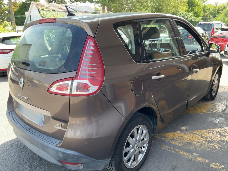 Renault Scenic 1.5 dCi Privilege 2009 – снимка 8