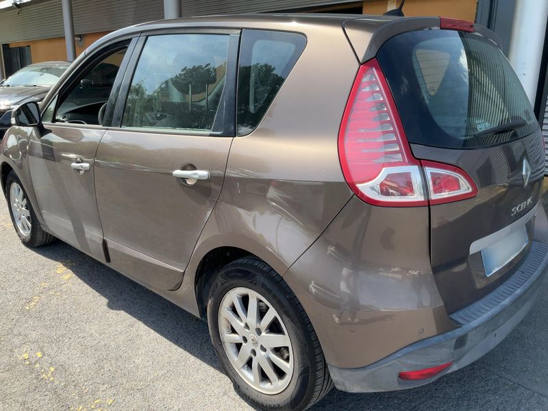 Renault Scenic 1.5 dCi Privilege 2009 – снимка 6