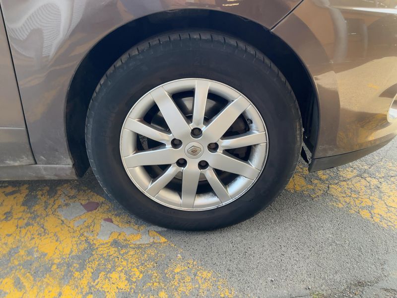 Renault Scenic 1.5 dCi Privilege 2009 – снимка 11