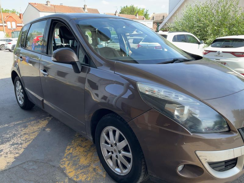 Renault Scenic 1.5 dCi Privilege 2009 – снимка 12