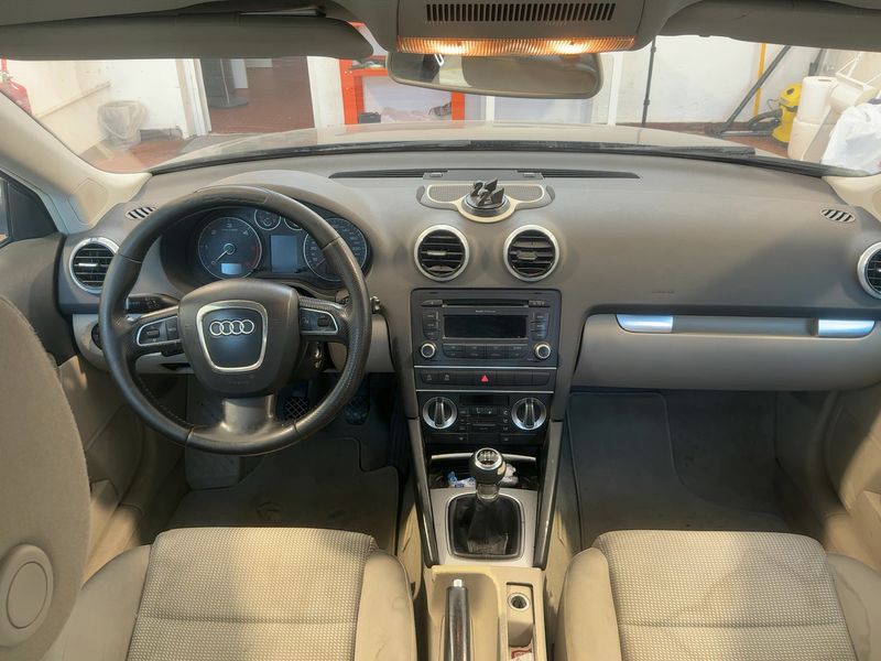 Audi A3 Sportback 1.6 TDI Ambition 2011 – снимка 17