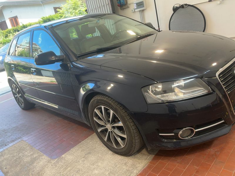 Audi A3 Sportback 1.6 TDI Ambition 2011 – снимка 12