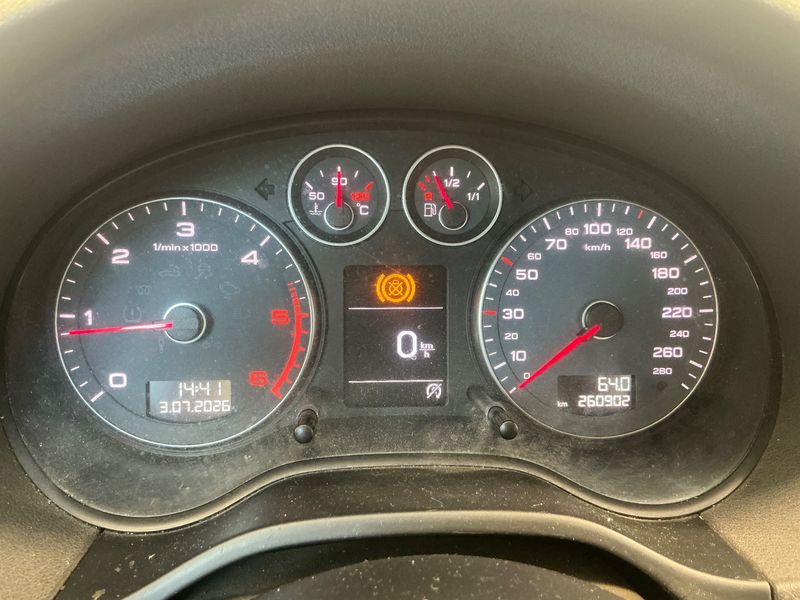 Audi A3 Sportback 1.6 TDI Ambition 2011 – снимка 18