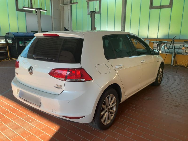 Volkswagen Golf VII 1.2 TSI Lounge BlueMotion Tech 2015 – снимка 8