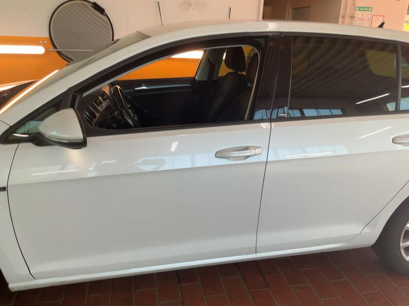 Volkswagen Golf VII 1.2 TSI Lounge BlueMotion Tech 2015 – снимка 4