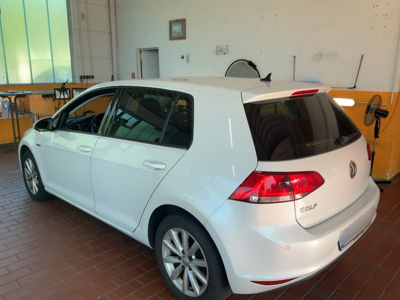 Volkswagen Golf VII 1.2 TSI Lounge BlueMotion Tech 2015 – снимка 6