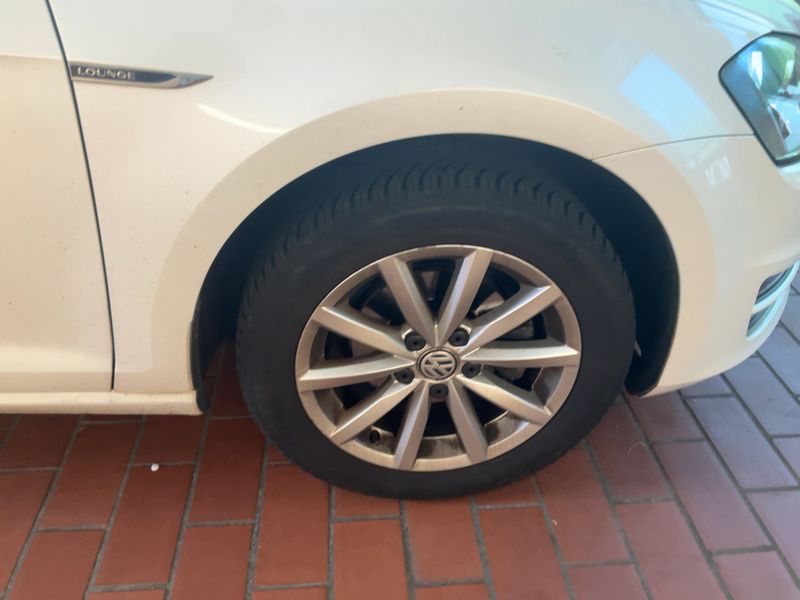Volkswagen Golf VII 1.2 TSI Lounge BlueMotion Tech 2015 – снимка 11