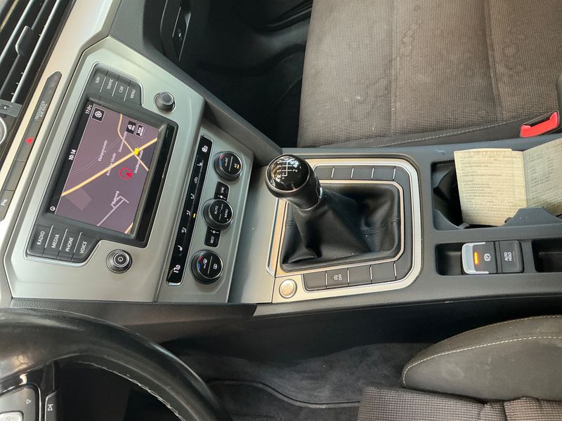 Volkswagen Passat 2.0 TDI Comfortline BlueMotion Tech 2015 – снимка 32