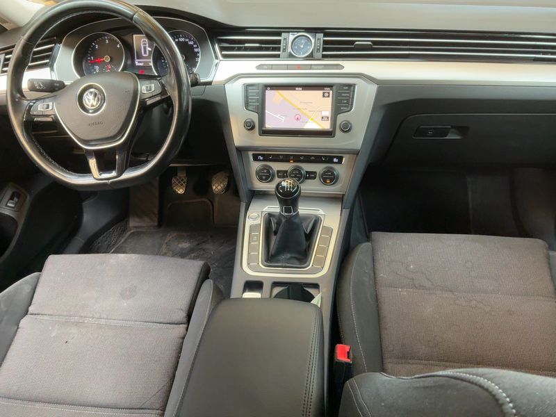 Volkswagen Passat 2.0 TDI Comfortline BlueMotion Tech 2015 – снимка 17
