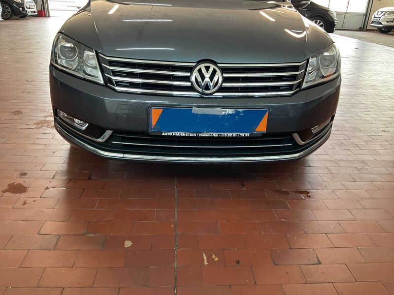 Volkswagen Passat 2.0 TDI Highline BlueMotion Tech 2013 – снимка 36
