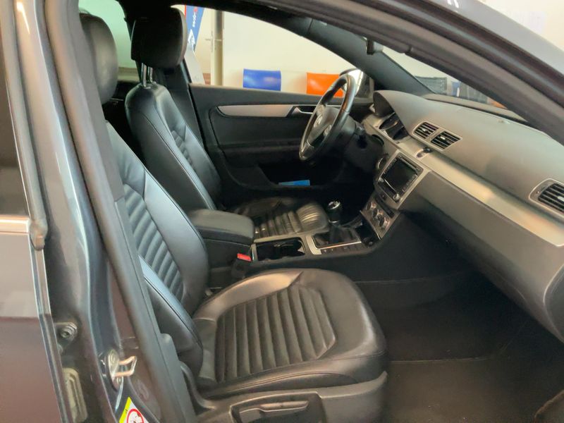 Volkswagen Passat 2.0 TDI Highline BlueMotion Tech 2013 – снимка 17