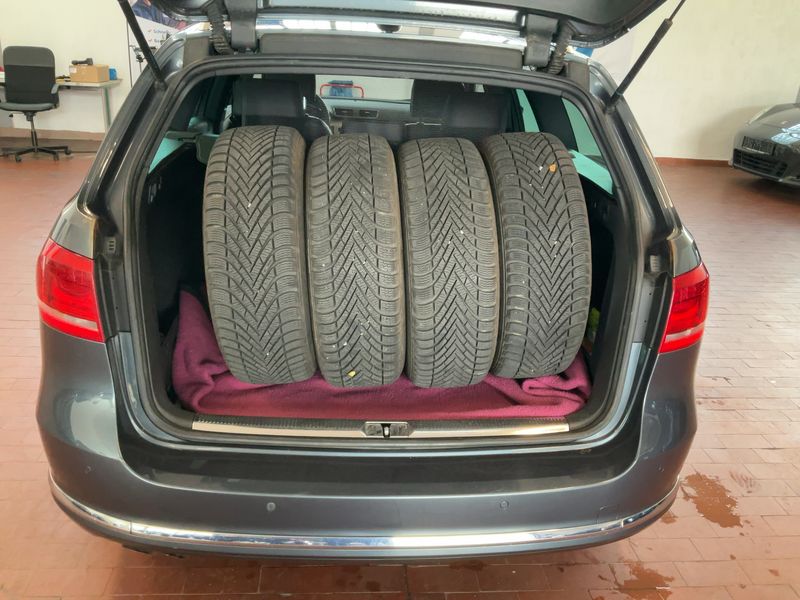 Volkswagen Passat 2.0 TDI Highline BlueMotion Tech 2013 – снимка 16
