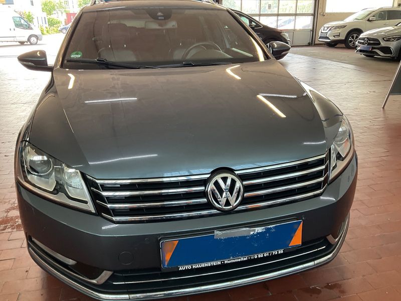 Volkswagen Passat 2.0 TDI Highline BlueMotion Tech 2013 – снимка 35