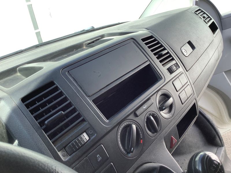 Volkswagen T5 Transporter 2.0 TDI Kasten 2013 – снимка 38