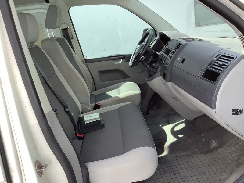 Volkswagen T5 Transporter 2.0 TDI Kasten 2013 – снимка 17