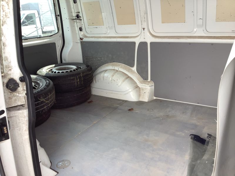 Volkswagen T5 Transporter 2.0 TDI Kasten 2013 – снимка 20