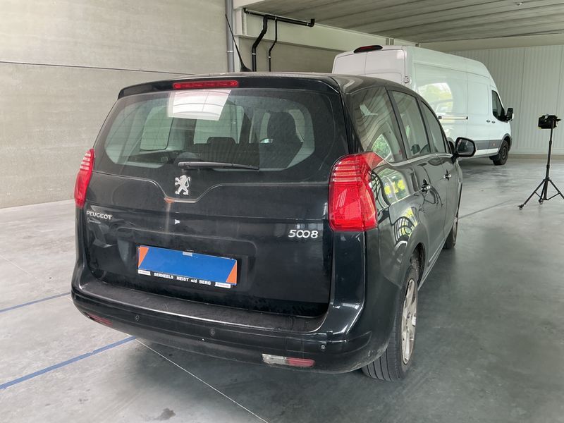 Peugeot 5008 1.6 HDi Active 2011 – снимка 2