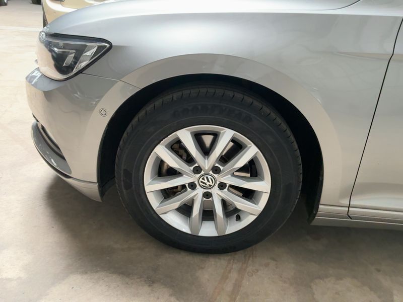 Volkswagen Passat 2.0 TDI Comfortline BlueMotion Tech 2017 – снимка 3