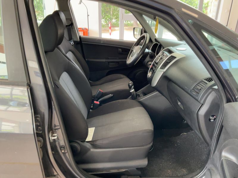 Kia Venga 1.4 Easy 2012 – снимка 16
