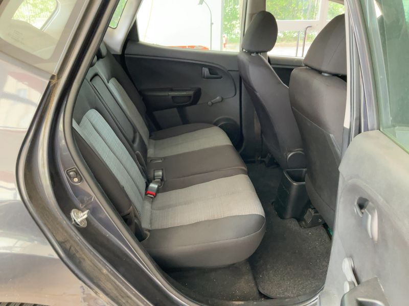 Kia Venga 1.4 Easy 2012 – снимка 19
