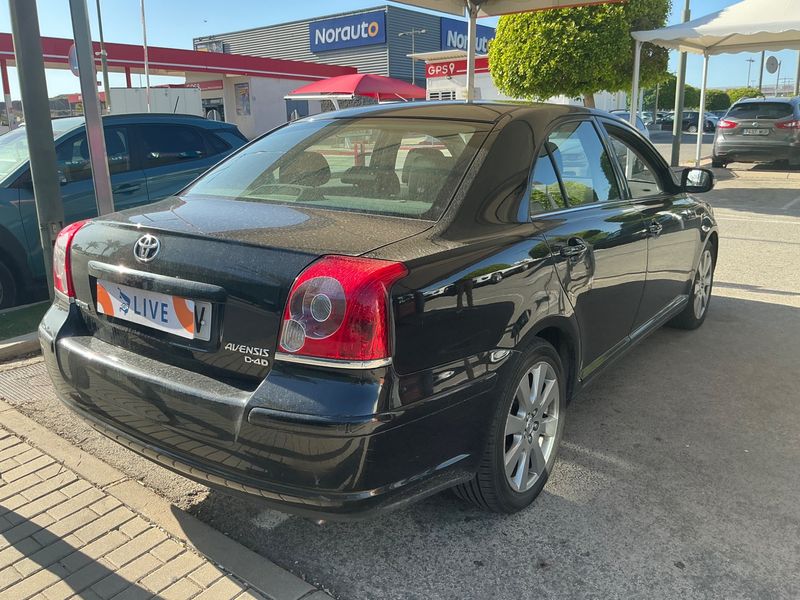 Toyota Avensis 2.0 D-4D Sol 2008 – снимка 2